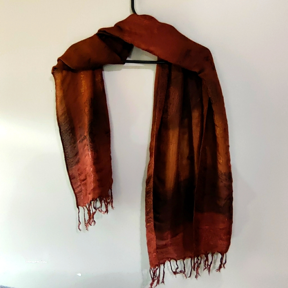 Wide scarf